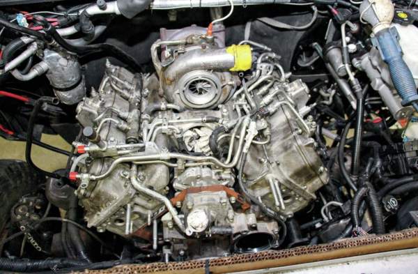 Duramax LB7 engine